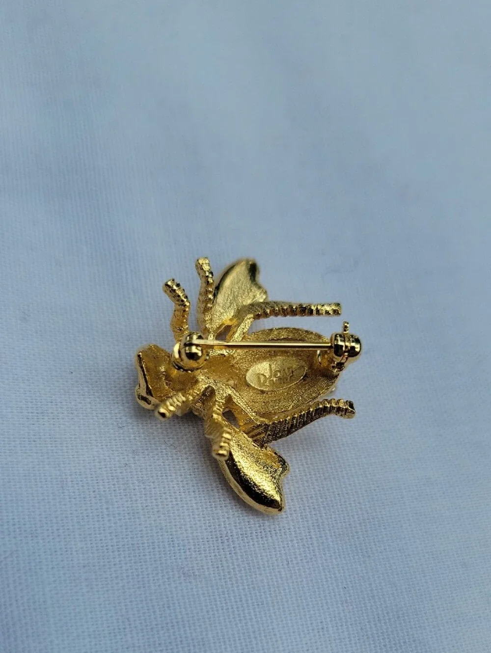 Vintage Joan Rivers Gold-Tone Pearl Bee Brooch Classic